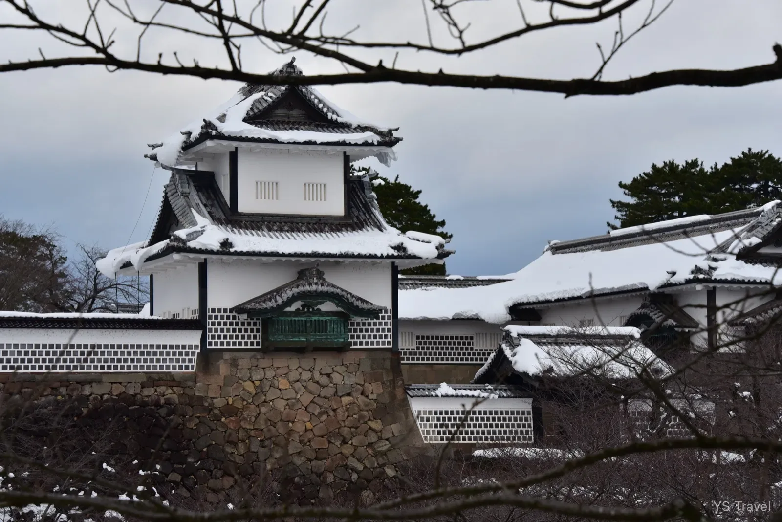回首遙望石川門