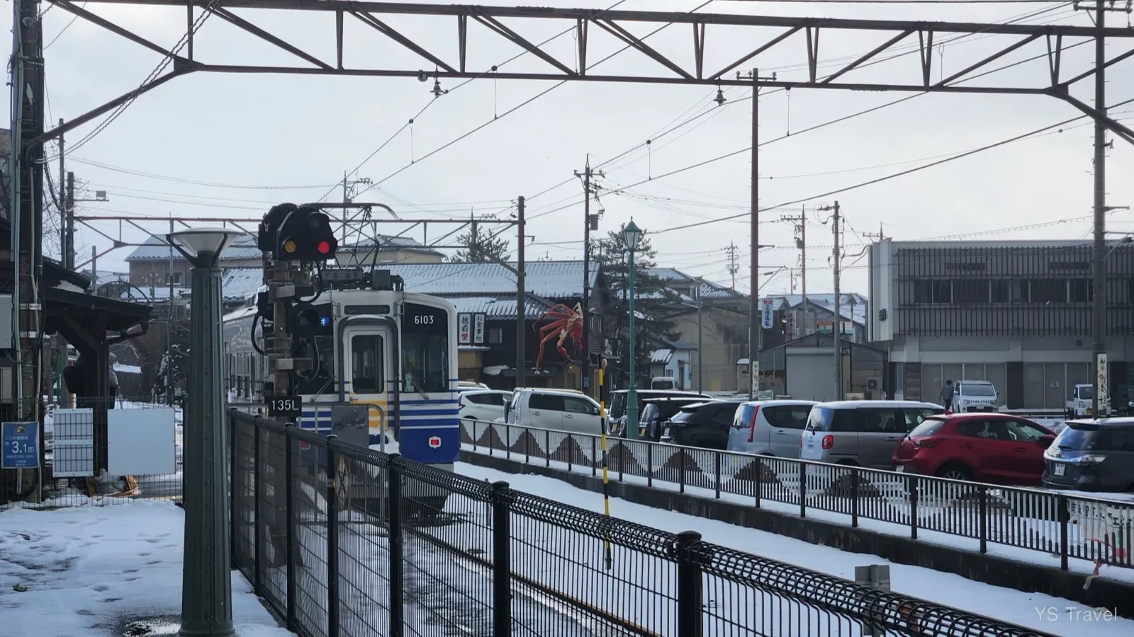 等候多時的列車