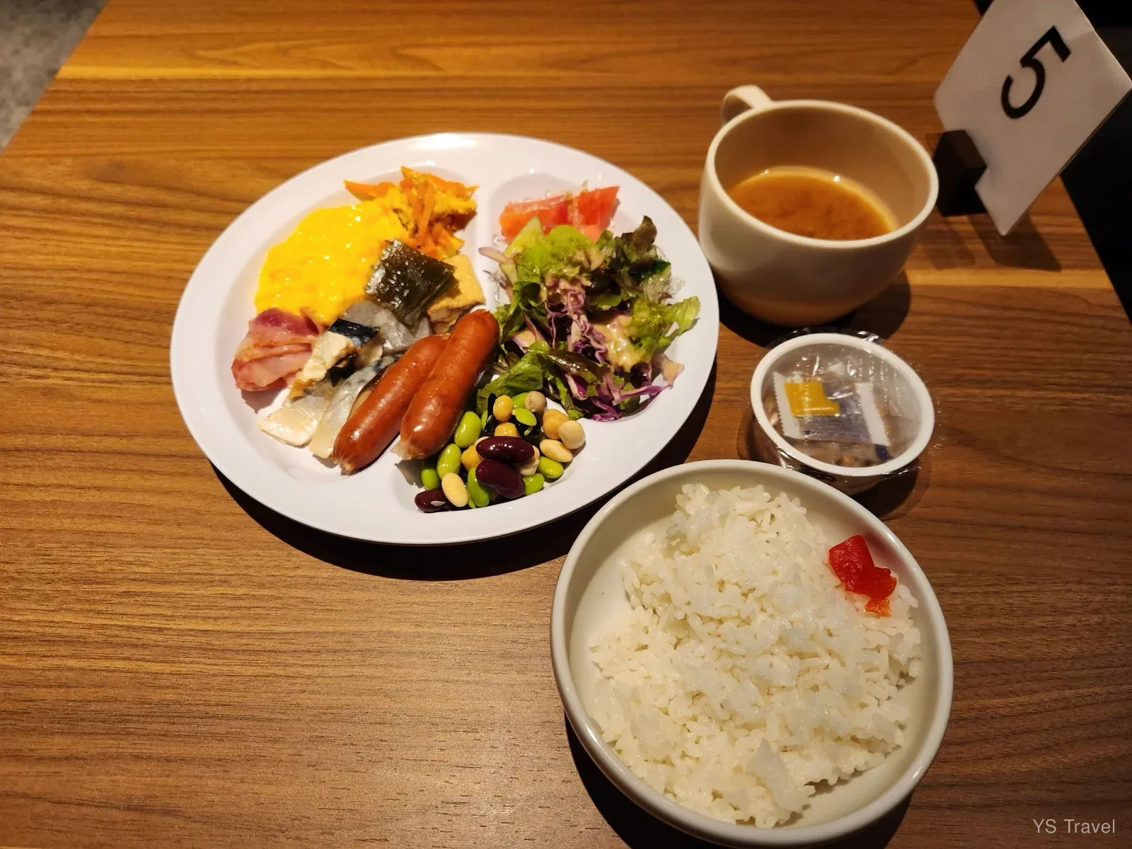 滿滿豐盛的一餐