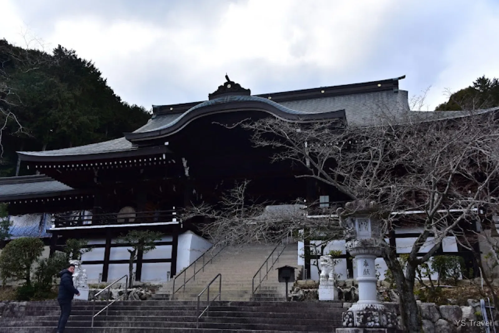 近江神宮內拜殿
