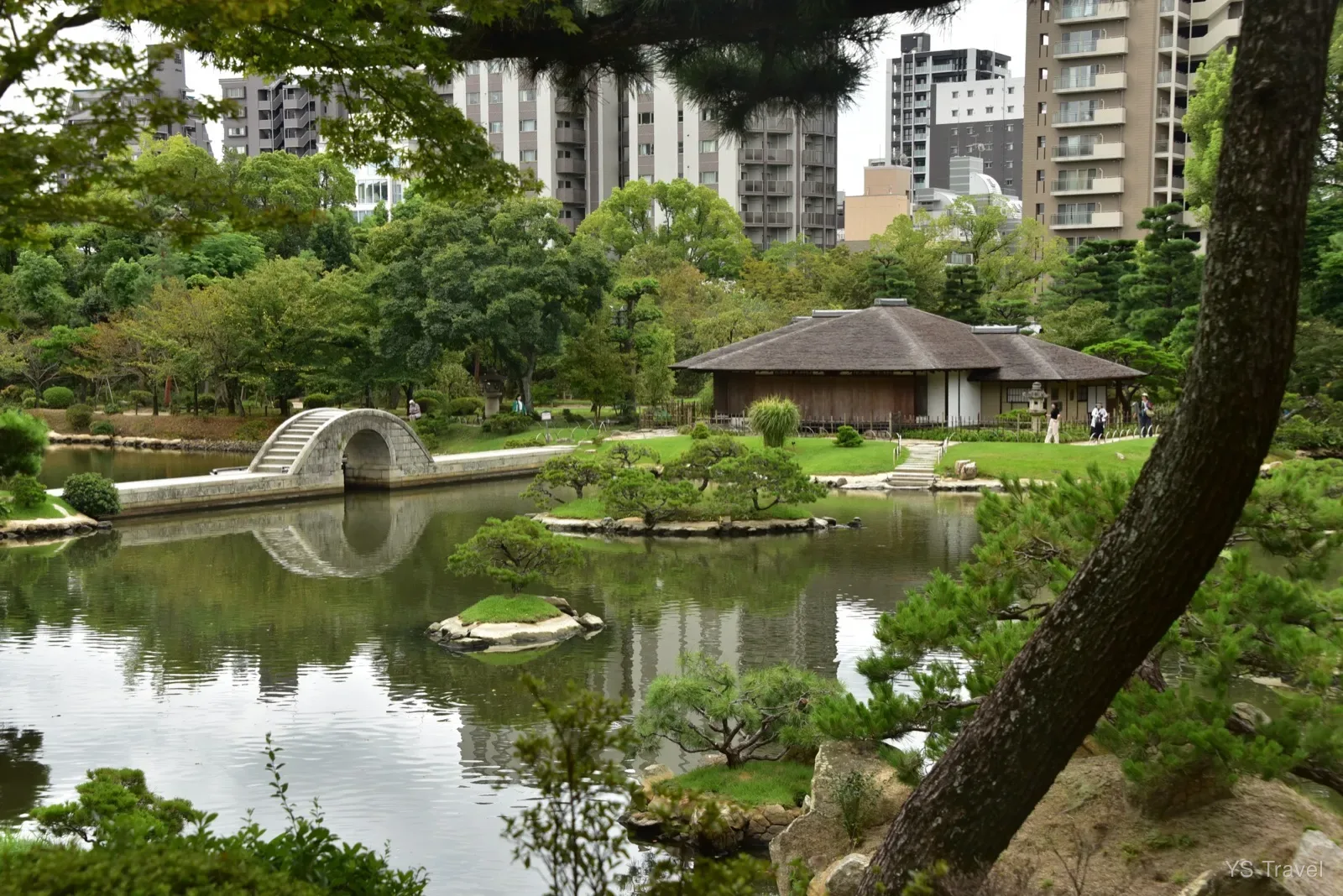 縮景園厲害的就是主題幾乎圍繞著跨虹橋，但不同視角會有不同感受